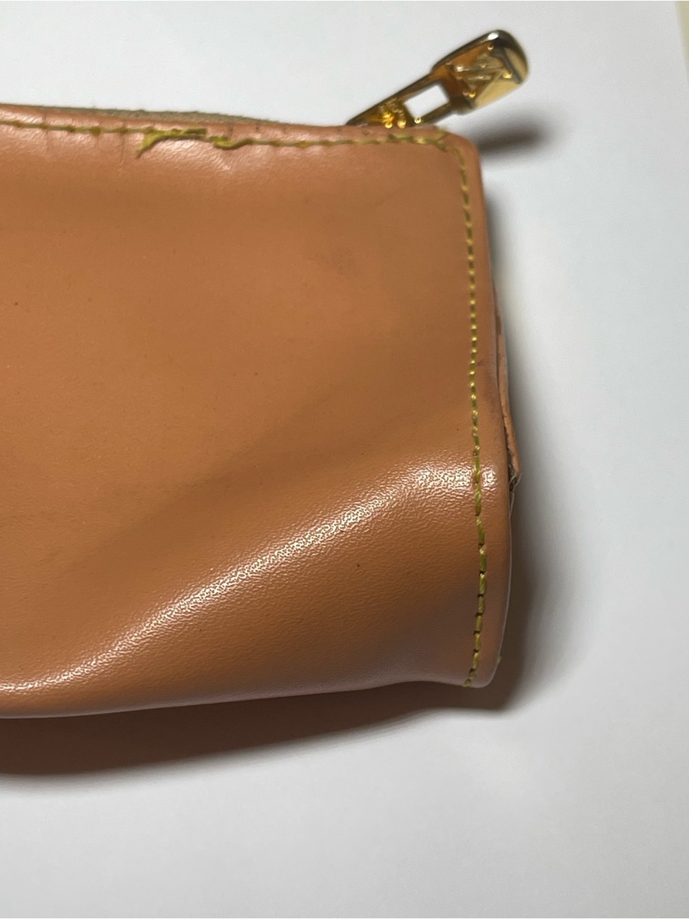 Louis Vuitton Peach Leather Zip Coin Pouch has damage - Picture 11 of 13